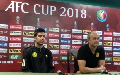 <p><strong>POST-MATCH BRIEFING.</strong> Ceres-Negros head coach Risto Vidakovic (right) with Spanish striker Bienvenido Marañon during the post-match press briefing at the Panaad Park and Stadium in Bacolod City on Wednesday night (May 9, 2018).<em> (Photo by Nanette L. Guadalquiver)</em></p>